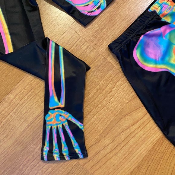 UV Reactive Rainbow Skeleton 2 Piece Shorts Set - Picture 4 of 7
